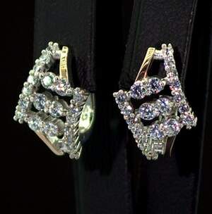 Срібні сережки 925 проби з позолотою 375 проби 5,17 г з білими Фіанітами 3 карат Срібні сережки 925 проби з позолотою 375 проби 5,17 г з білими Фіанітами 3 карат