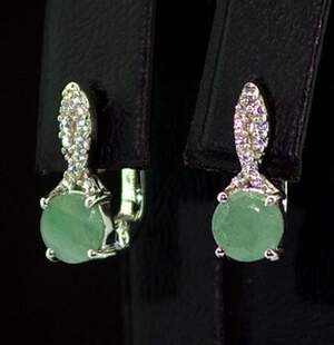 Срібні сережки 925 проби 2,71 г з бразильськими Смарагдами класу АААА та цирконами 1,64 карат Срібні сережки 925 проби 2,71 г з бразильськими Смарагдами класу АААА та цирконами 1,64 карат