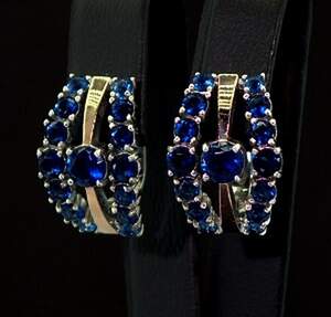 Срібні сережки 925 проби з позолотою 375 проби 6,48 г з синіми Фіанітами 6,9 карат Срібні сережки 925 проби з позолотою 375 проби 6,48 г з синіми Фіанітами 6,9 карат