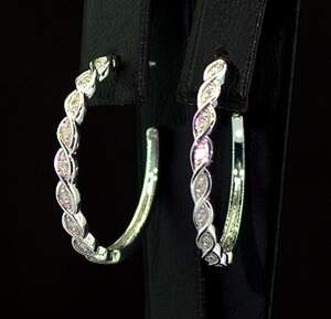 Серебряные серьги 925 пробы 4,93 г с африканскими Діамантами VVS1 0,16 карат Серебряные серьги 925 пробы 4,93 г с африканскими Діамантами VVS1 0,16 карат