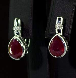Серебряные серьги 925 пробы 3,85 г с африканскими Роял Рубінами класса АААА и цирконами 2,82 карат Серебряные серьги 925 пробы 3,85 г с африканскими Роял Рубінами класса АААА и цирконами 2,82 карат