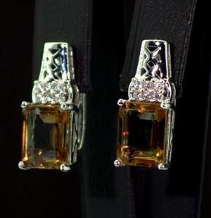 Срібні сережки 925 проби 6,11 г з турецькими Султанітами класу АААА та цирконами 7,35 карат Срібні сережки 925 проби 6,11 г з турецькими Султанітами класу АААА та цирконами 7,35 карат