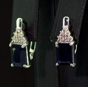 Срібні сережки 925 проби 4,08 г з блакитними шрі-ланкійськими Сапфірами класу АААА та цирконами 3,86 карат Срібні сережки 925 проби 4,08 г з блакитними шрі-ланкійськими Сапфірами класу АААА та цирконами 3,86 карат