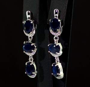 Срібні сережки 925 проби 7,47 г з блакитними шрі-ланкійськими Сапфірами класу АААА та цирконами 10,45 карат Срібні сережки 925 проби 7,47 г з блакитними шрі-ланкійськими Сапфірами класу АААА та цирконами 10,45 карат