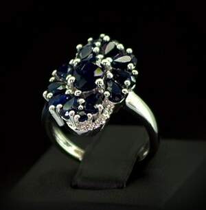 Срібна каблучка 925 проби 4,76 г з блакитними шрі-ланкійськими Сапфірами класу АААА та цирконами 4,24 карат Срібна каблучка 925 проби 4,76 г з блакитними шрі-ланкійськими Сапфірами класу АААА та цирконами 4,24 карат