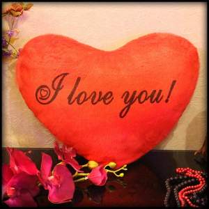 Эксклюзивные декоративные подушки в форме сердца с надписью I love You Эксклюзивные декоративные подушки в форме сердца с надписью I love You