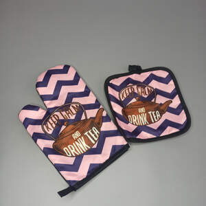 Набор из кухонной варежки и прихватки