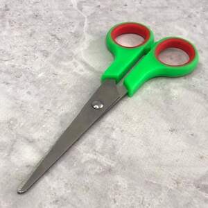 Ножницы канцелярские маленькие 7 - 17 см Ножницы канцелярские маленькие 7 - 17 см