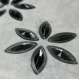 Стразы акриловые пришивные 16х36мм, серый Стразы акриловые пришивные 16х36мм, серый