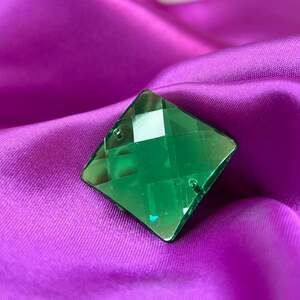 Стразы акриловые пришивные 30 мм, зеленый