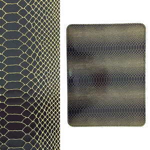 Твердый коврик черный с золотом