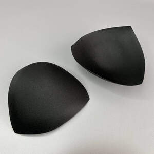 Треугольные черные чашки-вкладки для белья и купальников