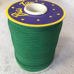 Хлопковая косая бейка,1,5см - 50полиэстер (92м), цвет 058 зеленый Хлопковая косая бейка,1,5см - 50полиэстер (92м), цвет 058 зеленый