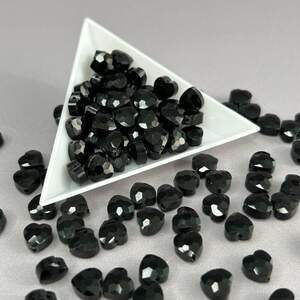 Хрустальная бусина граненое сердце 8 мм - черный Хрустальная бусина граненое сердце 8 мм - черный