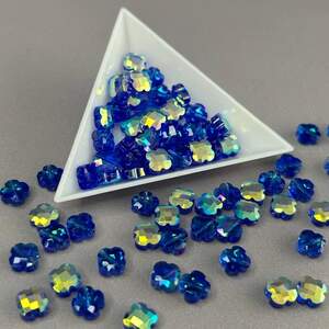 Хрустальная бусина граненый клевер 8 мм - синий с переливом Хрустальная бусина граненый клевер 8 мм - синий с переливом
