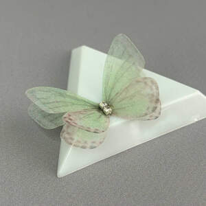 Шифоновая бабочка двухслойная со стразиком 3,5 см - салатовая