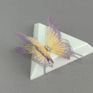Шифоновая бабочка двухслойная со стразиком 4,5 см - сиреневая с оранжевым