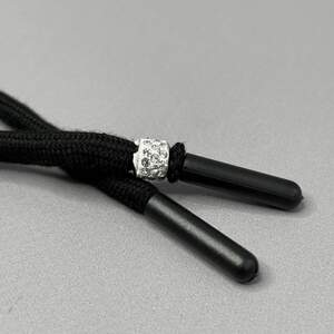 Шнурок для одежды 150 см длина, Ø 5 мм - черный с стразами