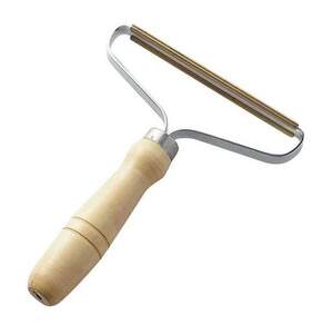 Щетка-скребок для удаления шерсти и катышек