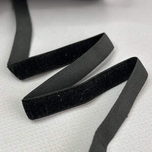 Бархатная лента стрейч 1см боб. 22 м - черный