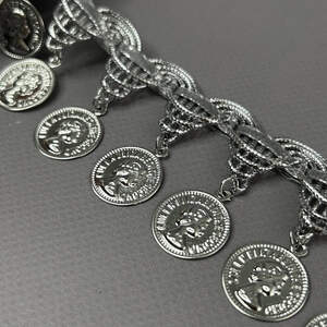 Тесьма серебро с монетами - 4,5 см монетка 19 мм Тесьма серебро с монетами - 4,5 см монетка 19 мм