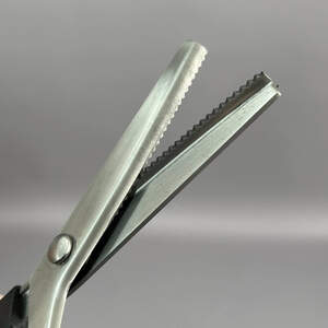 Фигурные ножницы 235 мм - зигзаг 3 мм Фигурные ножницы 235 мм - зигзаг 3 мм