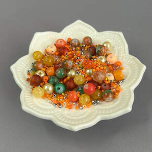 (40 гр) Бусины стеклянные Микс цветов и размеров 8 мм - апельсиновый (40 гр) Бусины стеклянные Микс цветов и размеров 8 мм - апельсиновый