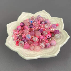 (40 гр) Бусины стеклянные Микс цветов и размеров 8 мм - розовый (40 гр) Бусины стеклянные Микс цветов и размеров 8 мм - розовый