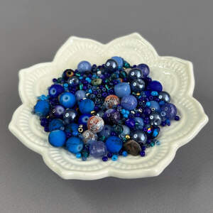 (40 гр) Бусины стеклянные Микс цветов и размеров 8 мм - синий (40 гр) Бусины стеклянные Микс цветов и размеров 8 мм - синий