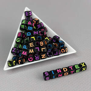 (20 г) Бусины пластиковые, куб Алфавит 6 мм - Черный микс