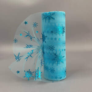 Фатин в рулоне с напылением снежинки 15см, моток 9 м - аква синие снежинки