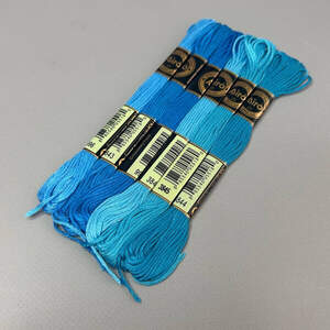 (6 шт по 8м) Набор мулине Airo (нитки для вышивания) - голубой микс (996-3844) (6 шт по 8м) Набор мулине Airo (нитки для вышивания) - голубой микс (996-3844)