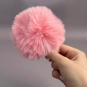 Помпоны из эко-меха окрашенный 9 см - розовый