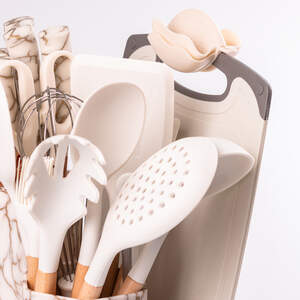 Набор кухонных принадлежностей и ножей на подставке 25 предметов