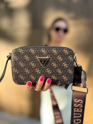 Женская сумка из эко-кожи Guess snapshot коричневого цвета молодежная, брендовая сумка через плечо Женская сумка из эко-кожи Guess snapshot коричневого цвета молодежная, брендовая сумка через плечо