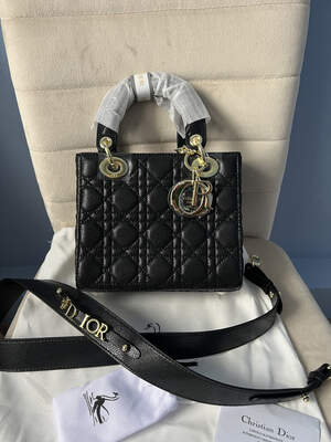 Женская сумка Dior mini Диор маленькая сумка шоппер на плечо красивая, легкая, стеганая сумка из экокожи Женская сумка Dior mini Диор маленькая сумка шоппер на плечо красивая, легкая, стеганая сумка из экокожи