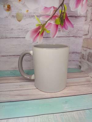 Чашка з сірою ручкою і серединкою + індивідуальний принт у вартості Чашка з сірою ручкою і серединкою + індивідуальний принт у вартості