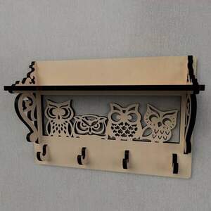 Чотири сови під поличкою