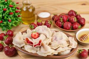 Вареники з полуницею