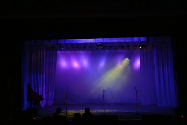 Свет и звук для залов и помещений.