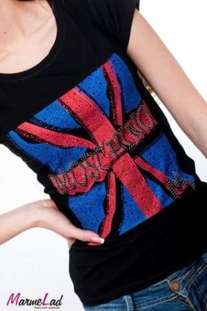 Футболка MOSCHINO в черном цвете Футболка MOSCHINO в черном цвете