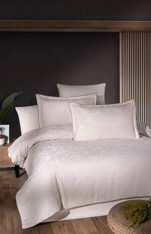 Сатиновое постельное белье La Roman Premium Satin 300TC Vandela Violet Сатиновое постельное белье La Roman Premium Satin 300TC Vandela Violet