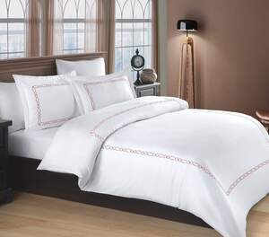 Постельное белье из сатина Maribor Exclusive Satin 200х220 Lilyana Red Постельное белье из сатина Maribor Exclusive Satin 200х220 Lilyana Red