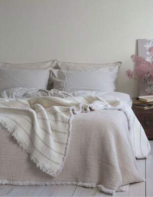 Муслиновое покрывало на кровать LA MODNO Magic cream 230x250