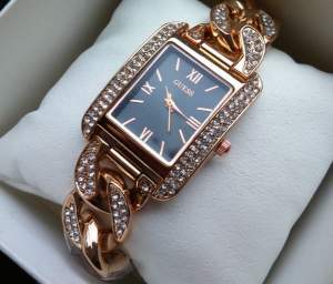 Часы женские Guess red gold